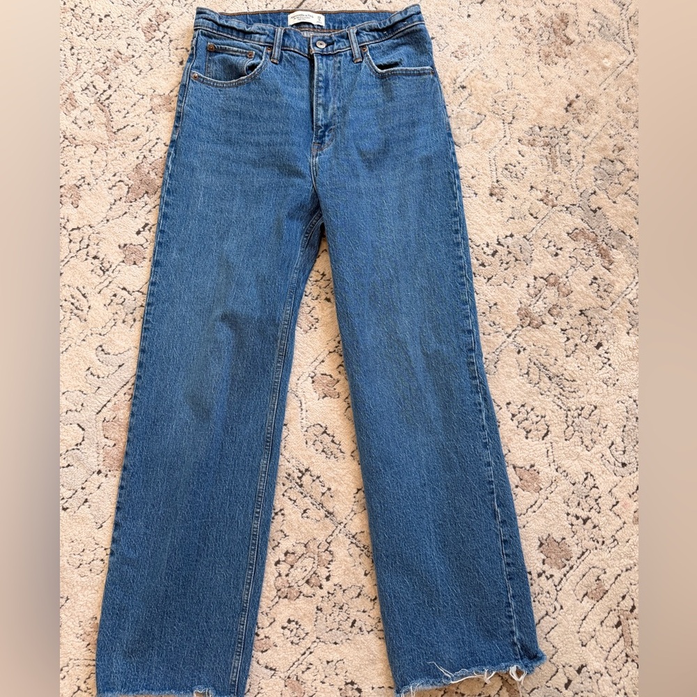 Abercrombie 90’s high rise relaxed jeans